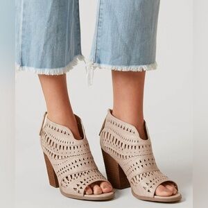 Not Rated Groove Thang Shoe